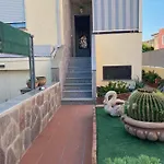 בית הארחה Domo Nora אולביה