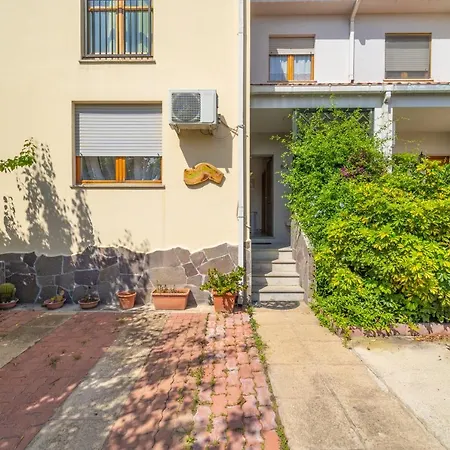 Domo Nora Guest house *